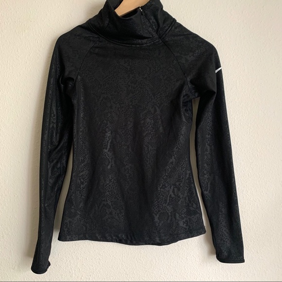 Nike Tops - Nike Pro dri fit snake print 1/4 zip pullover